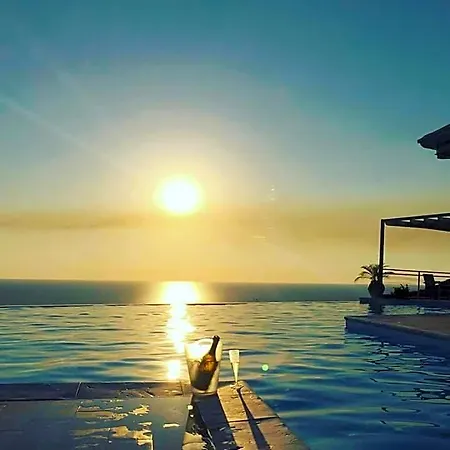 Resort White Club *