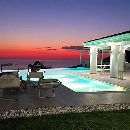 White Club * Belvedere Marittimo