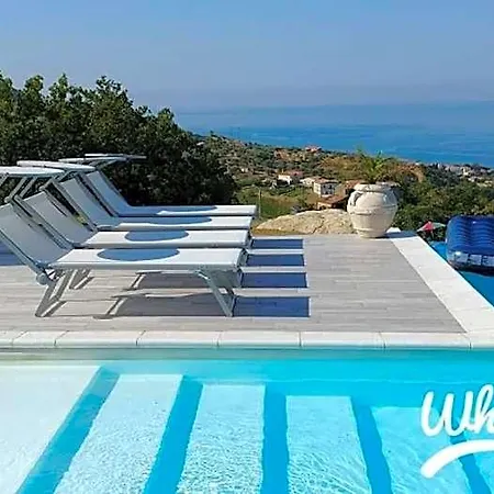 Resort White Club *